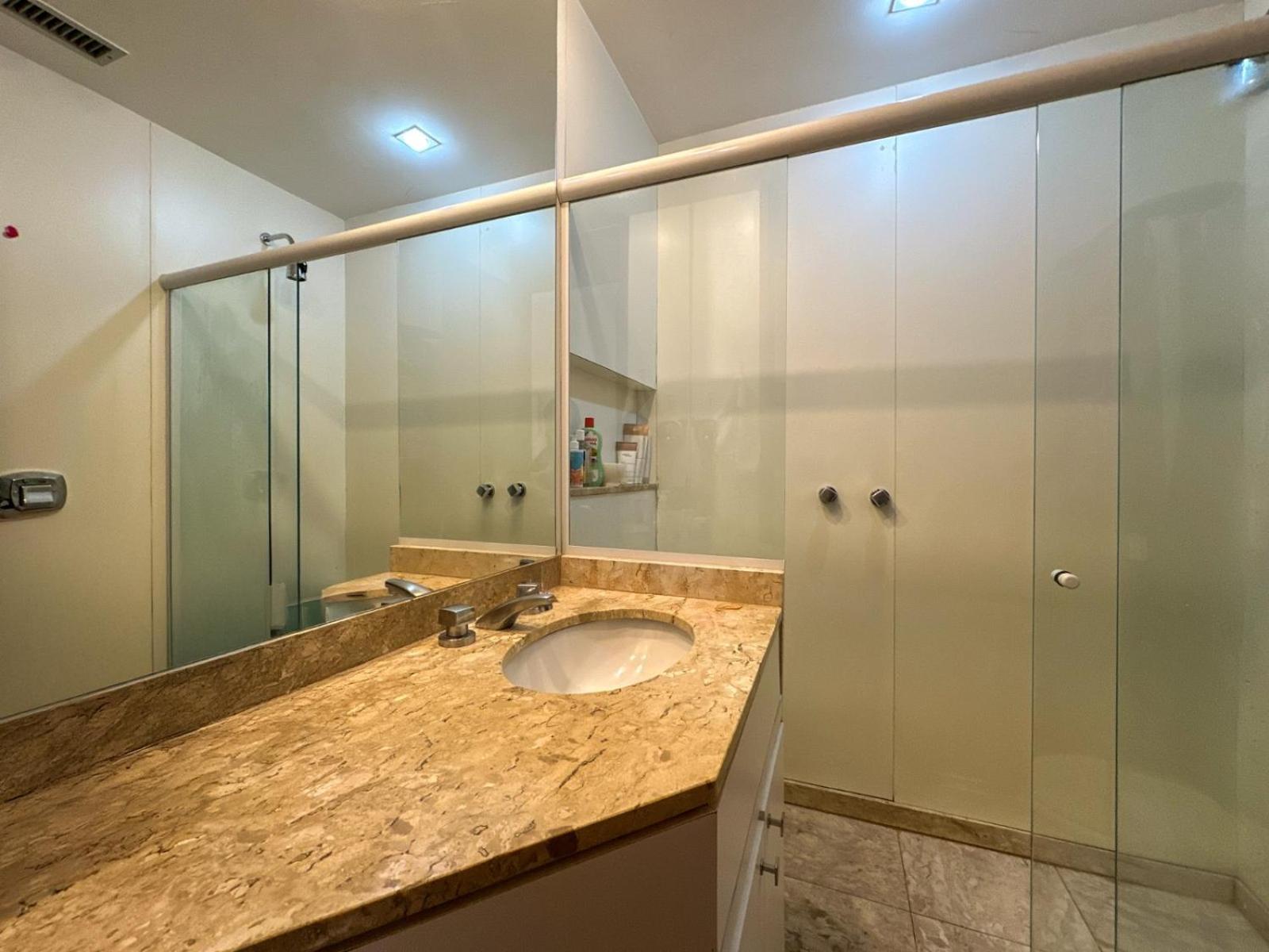 Apartamento Tiffanys Ipanema - Apto 605 *